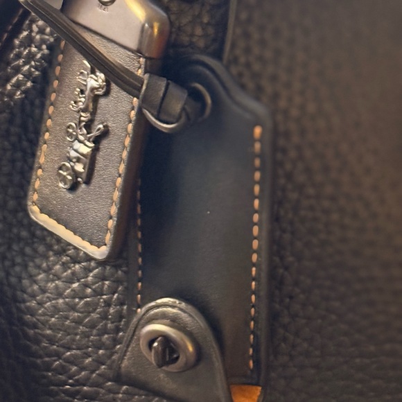 Coach 1941 Pebble
Leather Rogue Bag 25. Never used - Picture 6 of 14